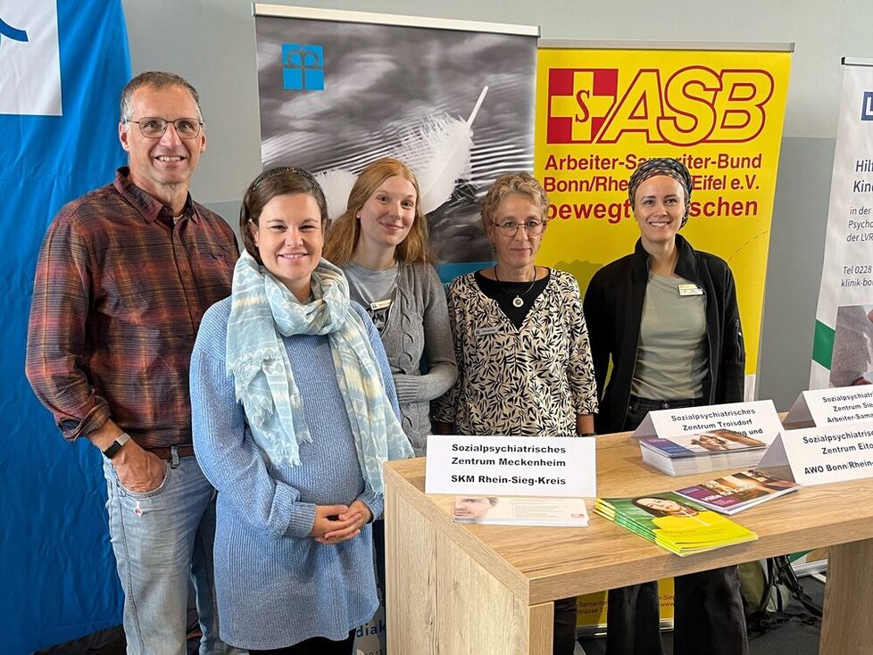 Stand der Sozialpsychiatrischen Zentren (SPZ) im Rhein-Sieg-Kreis mit Hr. Ody und Fr. Katzer (Meckenheim), Fr. Hassa und Fr. Ingenhaag (Trosidorf) und Fr. Gessner (Siegburg)